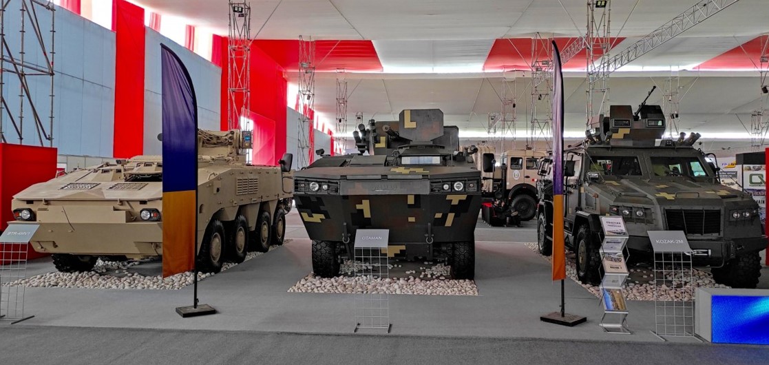 Українські бронетранспортери у Перу на виставці озброєнь SITDEF-2021