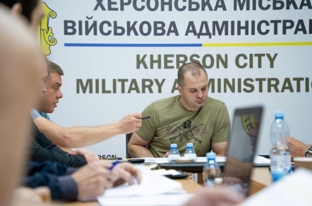 Обласний центр, де найбільше обстрілів і найменше людей. Розмова з начальником військової адміністрації Херсона фото 1
