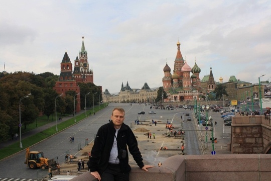 Мірослав Майковський пишається у Fqacebook своїми фото з Москви