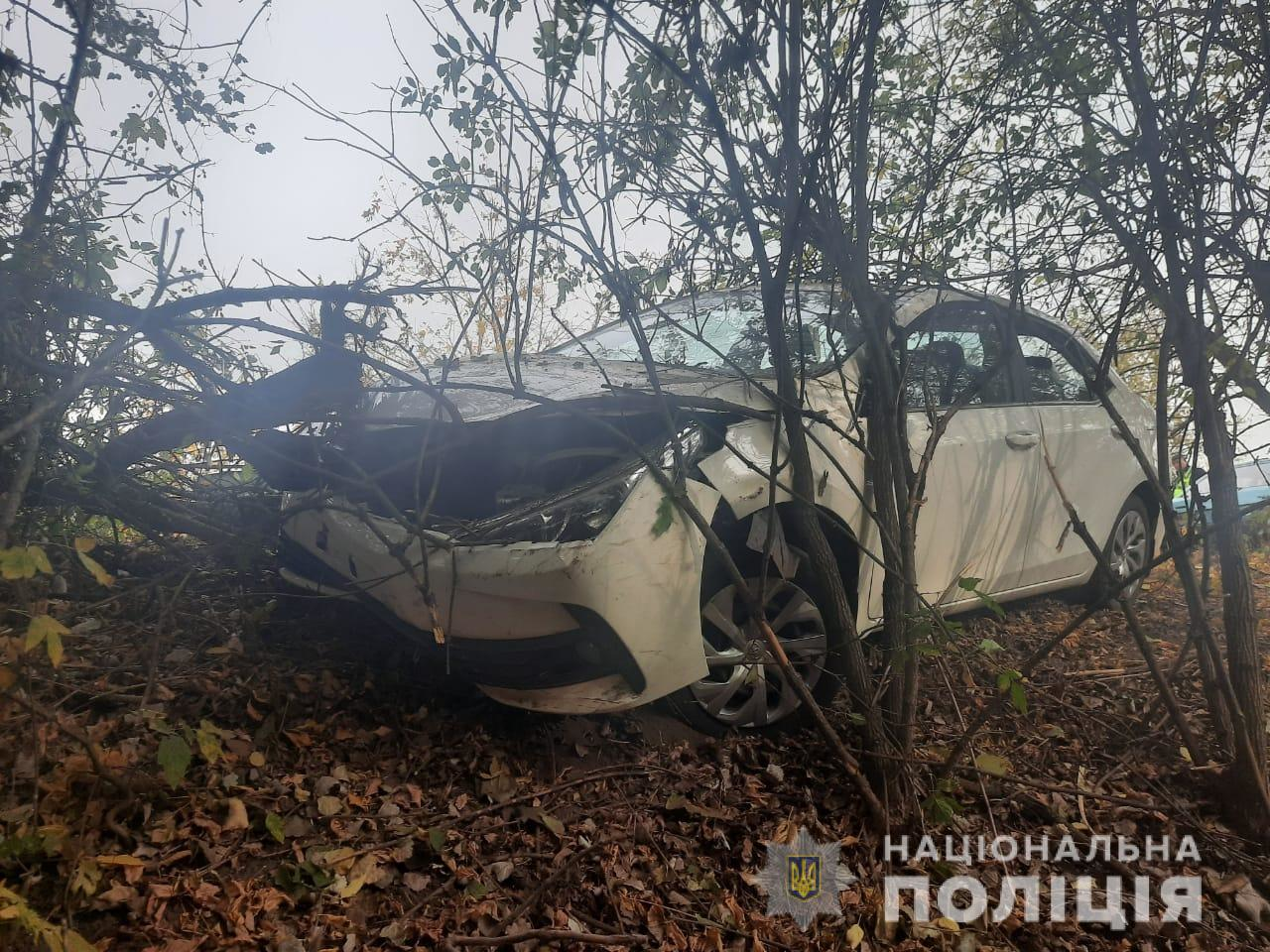 На Харківщині чоловік викрав автівку та потрапив на ній у ДТП