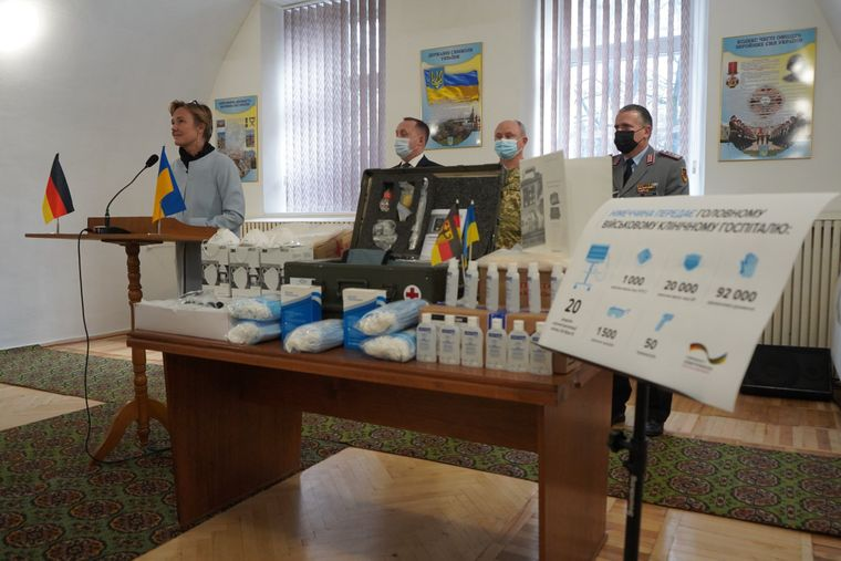 Церемонія передачі гуманітарної допомоги/Фото: Посольство ФРН в Україні