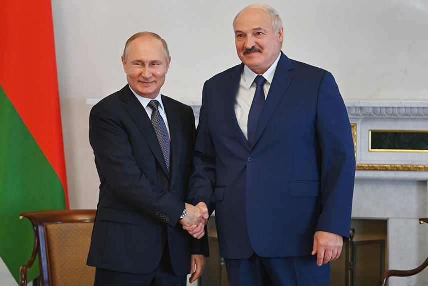 Владимир Путин уверенно душит Александра Лукашенко в геополитических объятиях. Как это отразится на Украине?/Фото: ria.ru