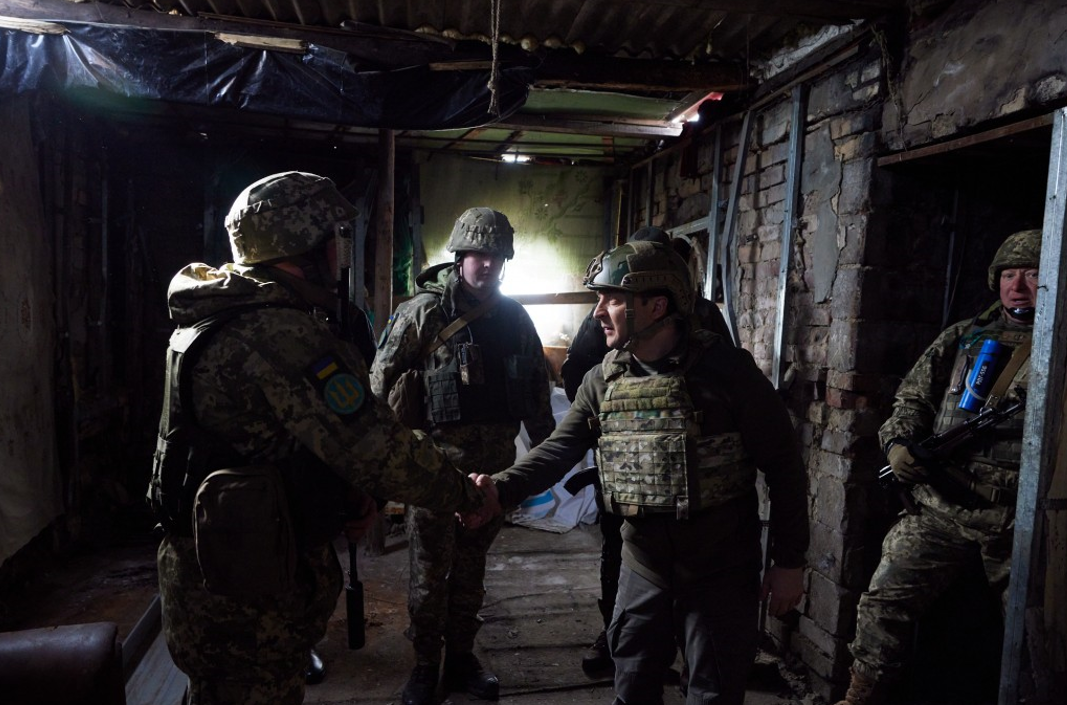 Президент Владимир Зеленский посетил позиции украинских военных в Донецкой области/Фото: Офис президента