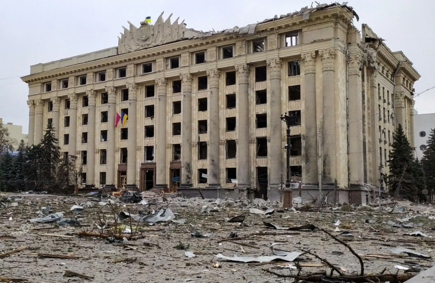 Последствия обстрела Харьковской ОГА 1 марта/Фото из открытых источников