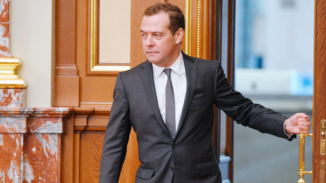Бывший президент и премьер РФ Дмитрий Медведев один из лидеров в гонке за клоунское «наследие Жириновского»/Фото: kommersant.ru