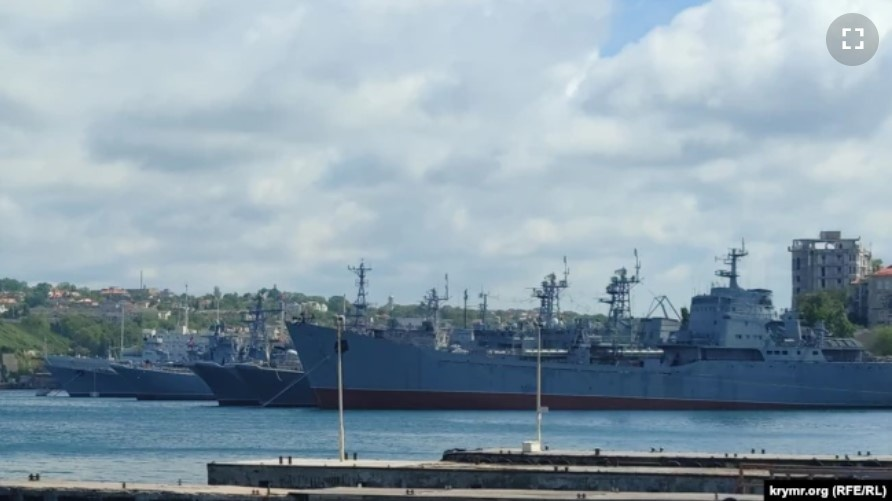 Корабли Черноморского флота России у Минной стенки в Южной бухте