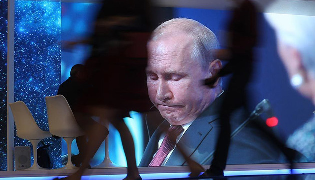 Свита Путина упорно повторяет о готовности к переговорам. Это кажется как жест доброй воли РФ во избежание лишних жертв… Фото из открытых источников