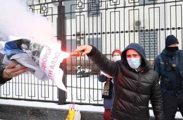 Вуличне протистояння через різне ставлення до російського політика – явище, раніше небачене у Києві