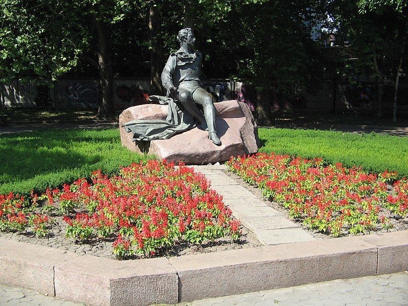 Такий вигляд мав пам'ятник російському поету в Миколаєві. Фото з відкритих джерел