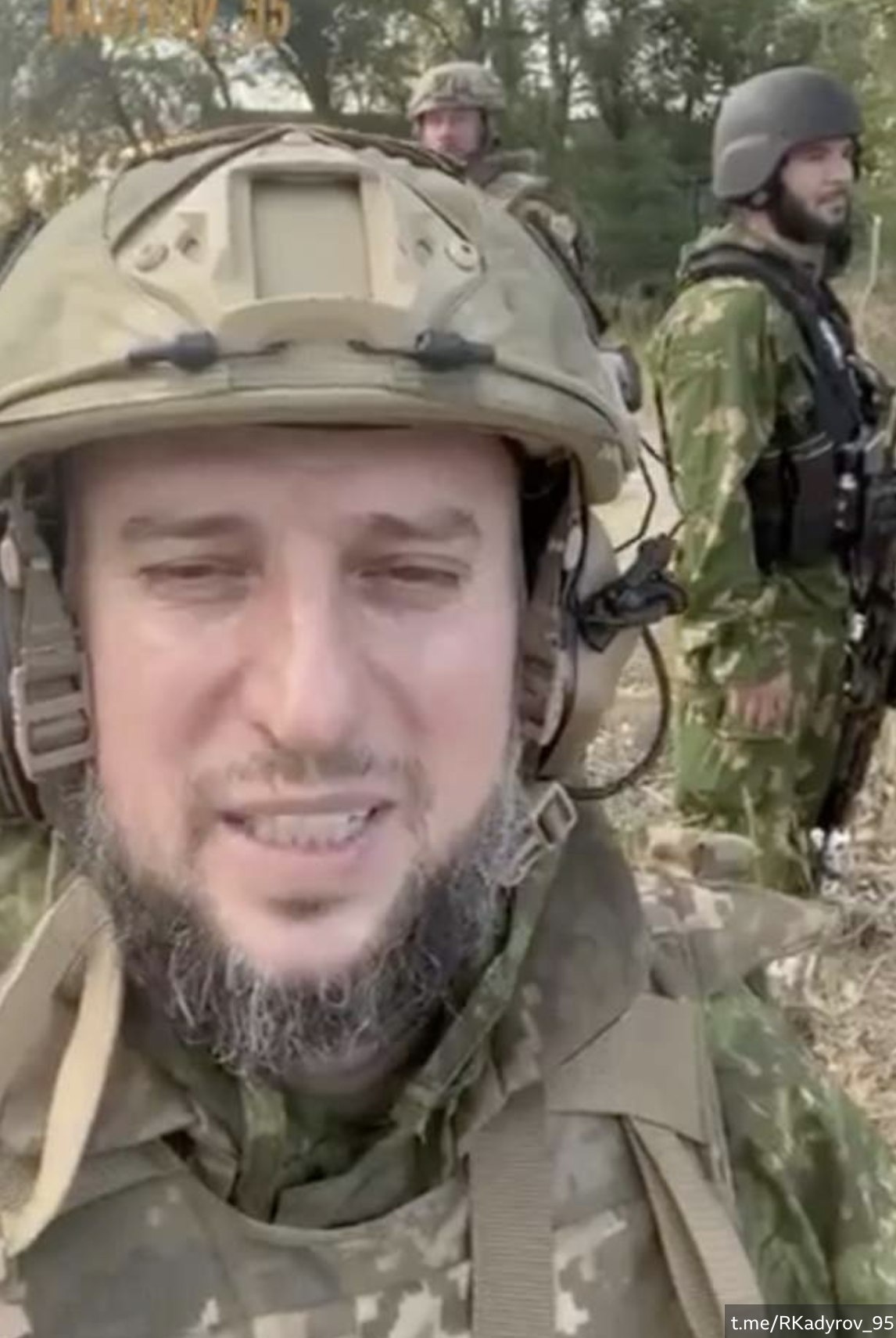 Апти Алаудінов в українському бронежилеті. Фото: скріншот із відео