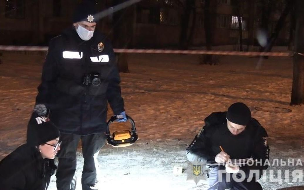 Експерти на місці злочину/ фото: facebook.com/UA.KyivPolice