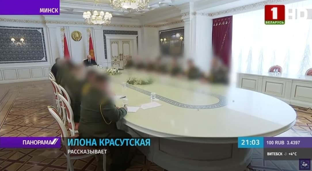 Лукашенко совещается со своими силовиками