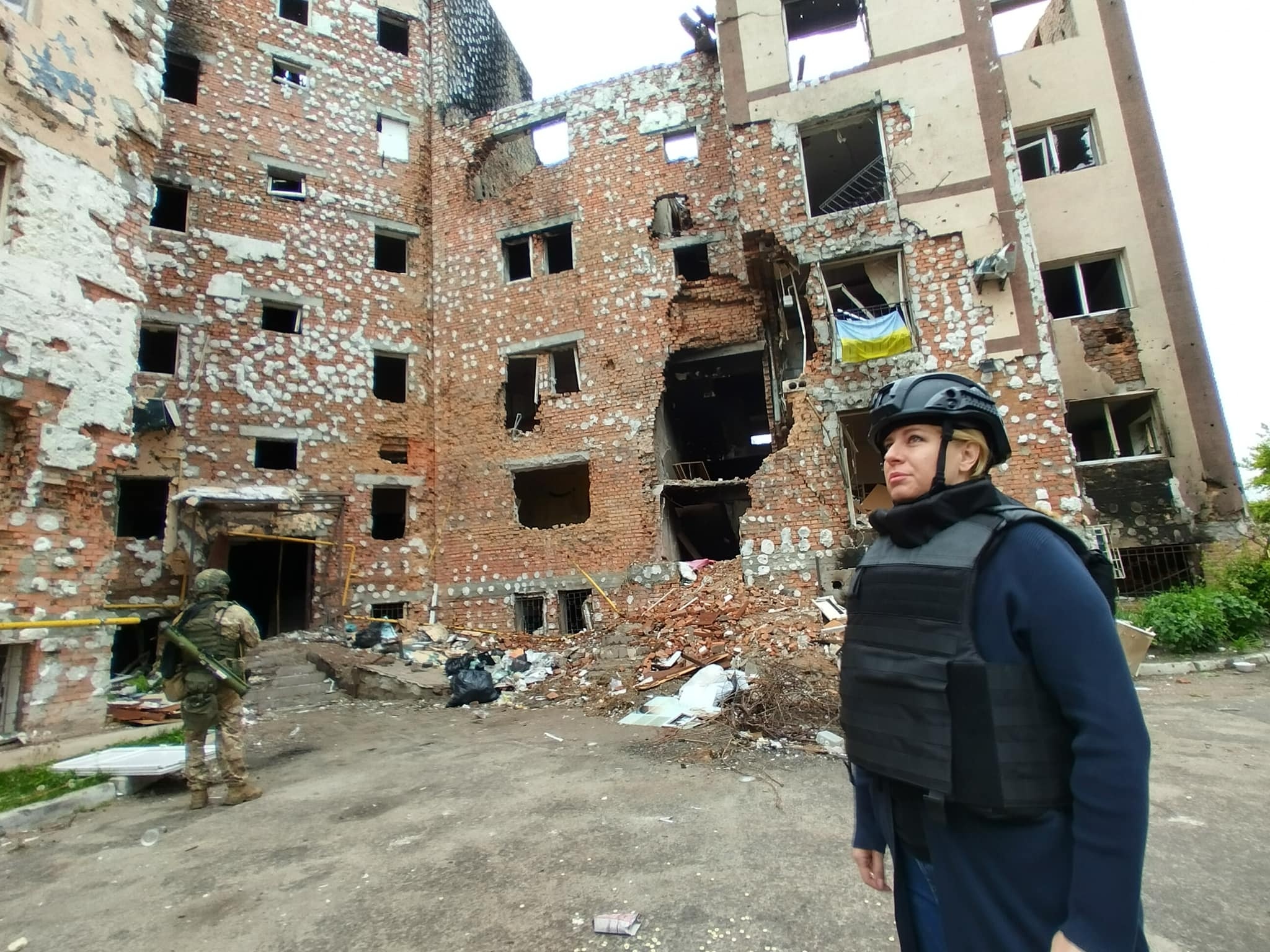«У Бородянці та Ірпені я на власні очі бачила сліди розрухи, яку принесли в Україну російські солдати», – написала президентка Чапутова