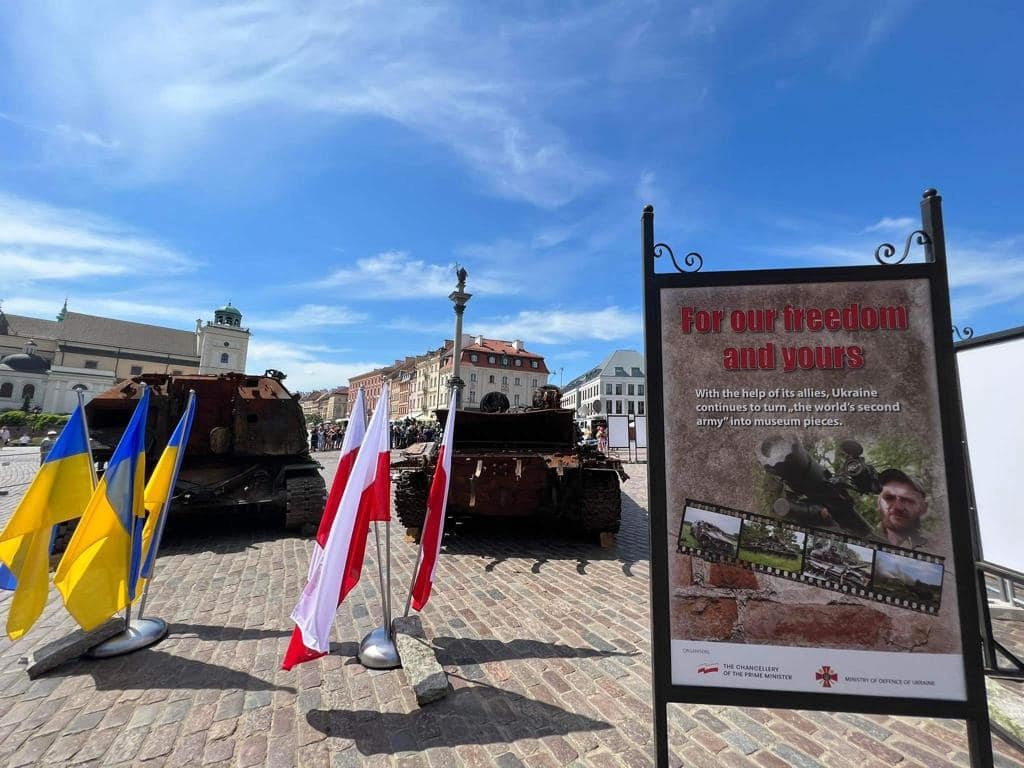 У Варшаві відкрилась виставка знищеної російської техніки «За нашу і вашу свободу»