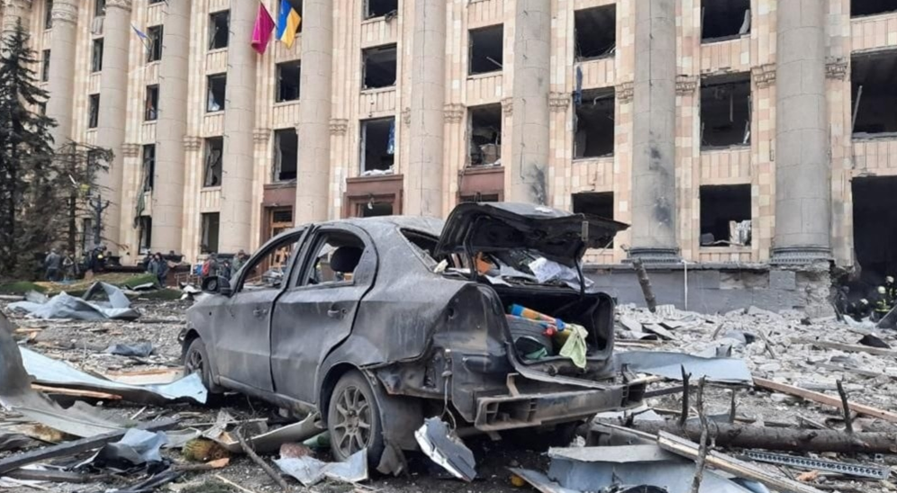Наслідки бомбардування площі Свободи в центрі Харкова (Фото: Reuters)