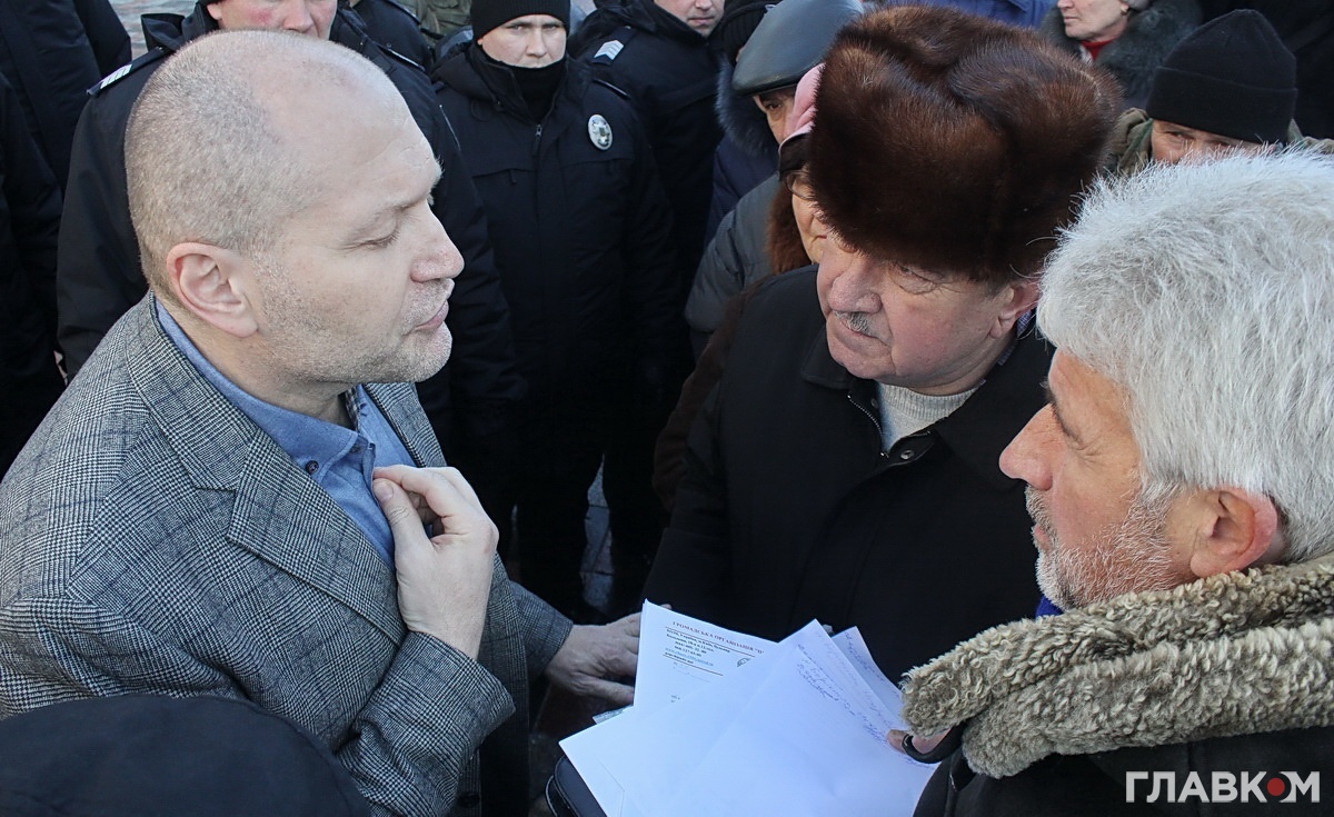 Борислав Береза спілкується з мітингувальниками