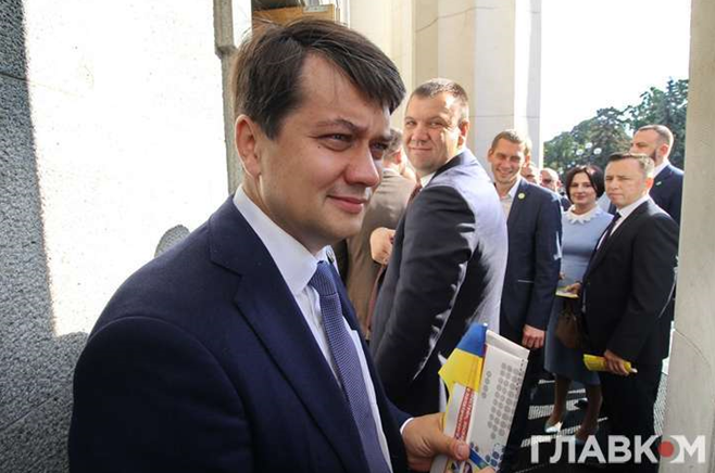 Голова Верховної Ради Дмитро Разумков, на думку соратників, гальмує прийняття антиолігархічного закону (фото: glavcom.ua)