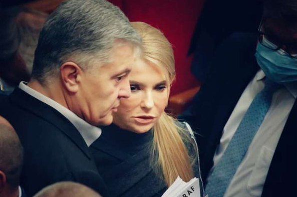 Петро Порошенко з Юлією Тимошенко жваво обговорювали, як зупинити деолігархізацію (Фото: Ян Доброносов/Facebook)