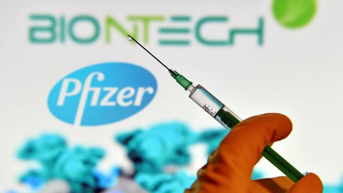 Вакцина Pfizer-BioNTech виявилась ефективною проти двох нових штамів коронавірусу