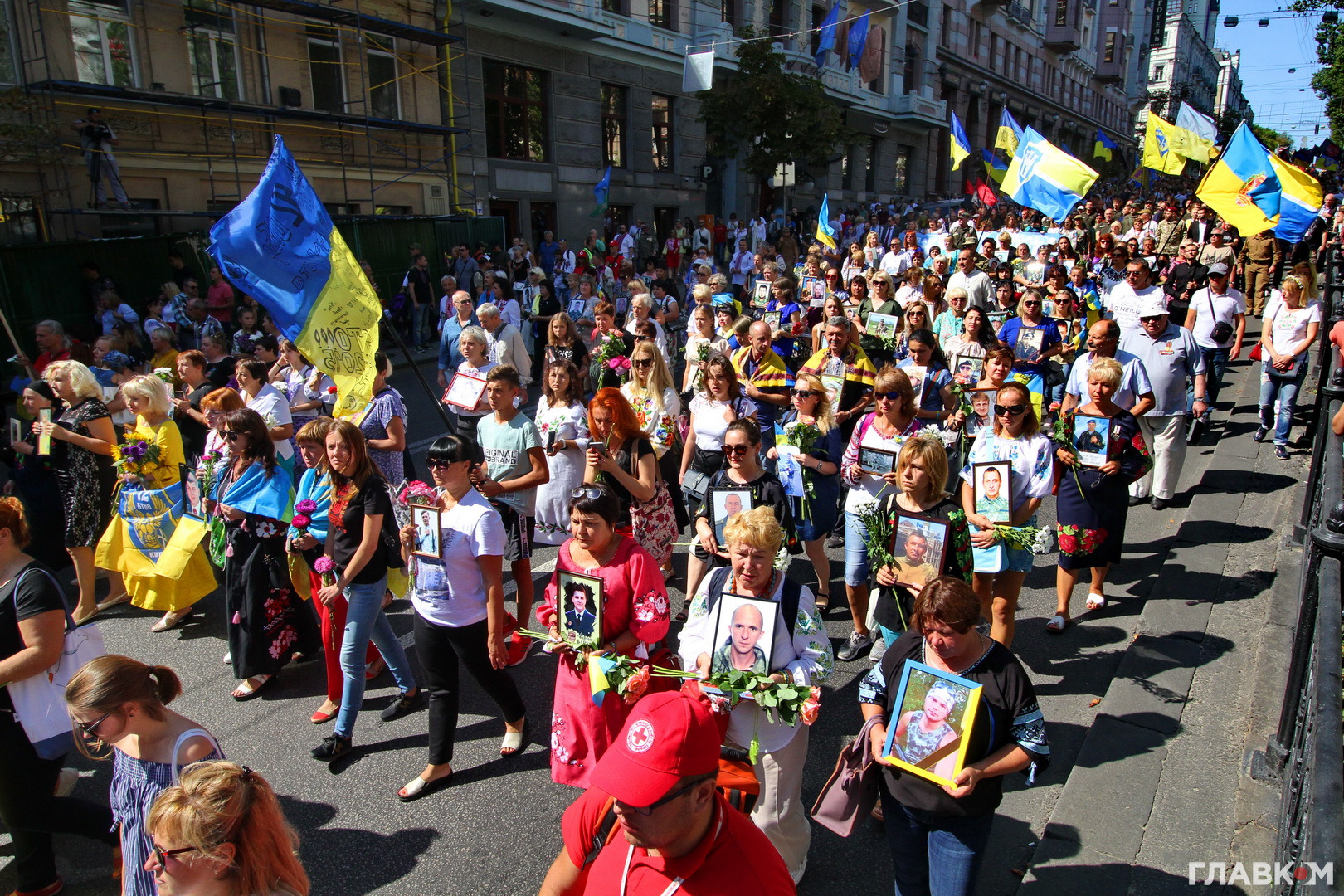 Марш ветеранів та членів родин українськиї воїнів, які загинули під час російсько-української війни