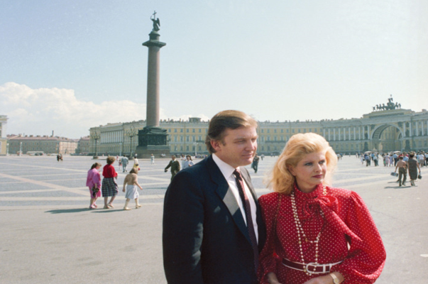 Дональд Трамп з дружиною Іванною у Санкт-Петербурзі, липень 1987 року. Фото: Максим Блохін/ТАСС, Getty Images