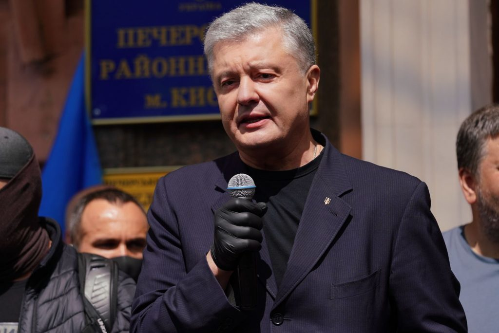Петру Порошенко вдалось захистити себе і очолити опозицію Зеленському