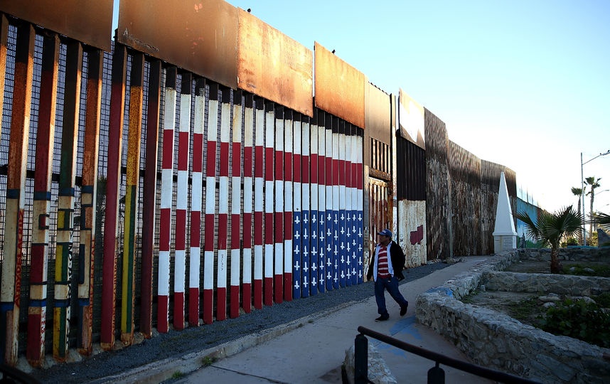 Стіна на кордоні США і Мексики (фото: Getty)