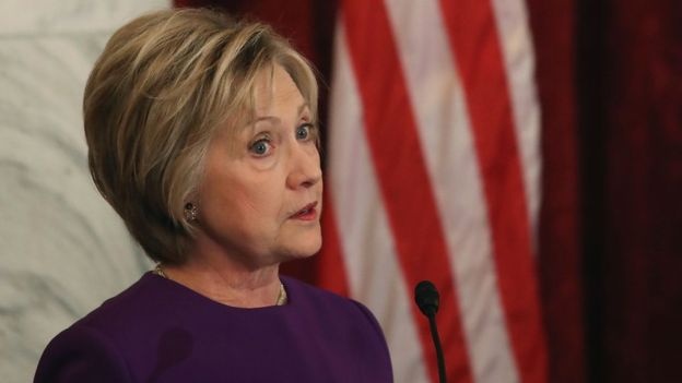 Хілларі Клінтон каже, що фальшиві історії завдають шкоди власній президентській кампанії