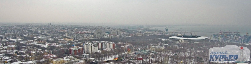 Панорама центру Одеси. У центрі кадру - житловий комплекс між парком Шевченка і вулицею Маразліївській. Праворуч - стадіон 