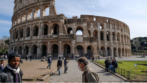 Карантин в Італії: Колізей без туристів, місцеві – у масках (фото з відкритих джерел)
