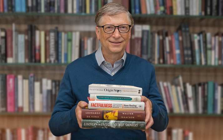 Білл Гейтс відомий своєю любов’ю до читання, особливо захоплюється історією та думками і життям геніїв з різних галузей