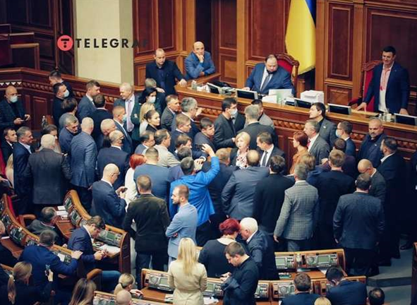 Опозиція вимагала відсторонення Руслана Стефанчука за порушення регламенту, але набрався лише 61 голос (Фото: Ян Доброносов/Facebook)