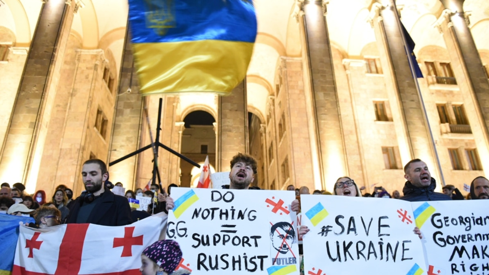У Грузії, попри офіційну позицію влади, пройшли масштабні мітинги проти агресії Росії в Україні