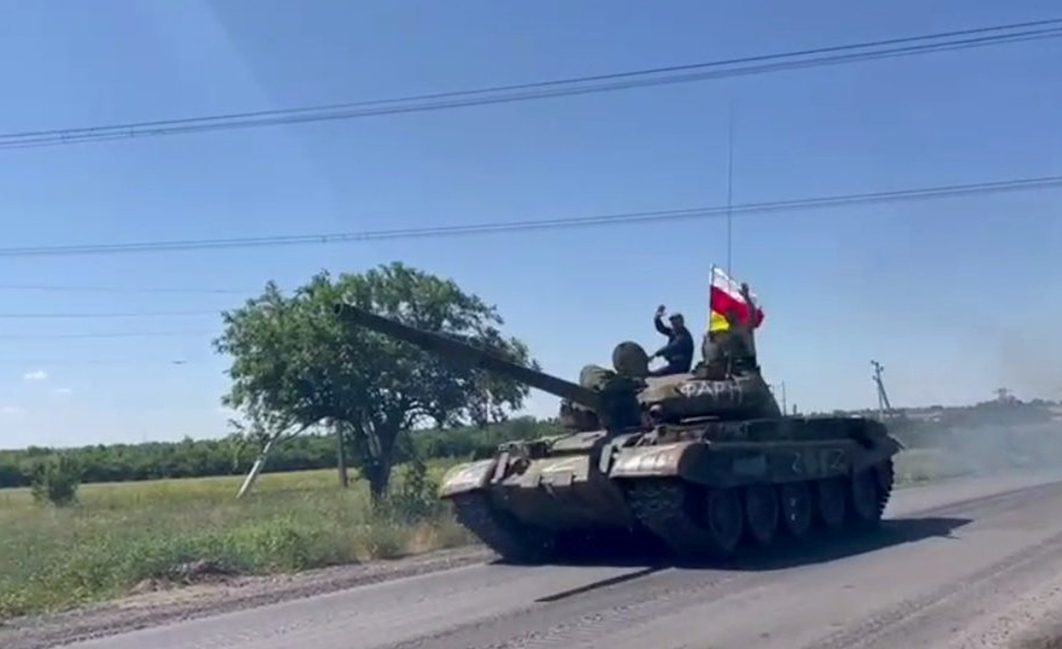 Найманці з невизнаної Південної Осетії на танку Т-62 у Херсонській областіфото з відкритих джерел