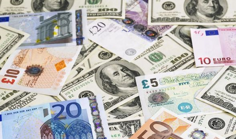  Курс фунта стерлінгів впав щодо долара та євро, але залишається стабільним