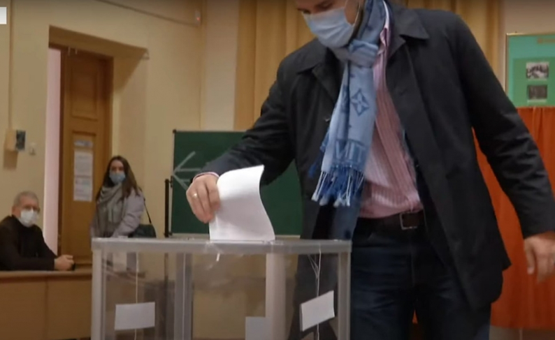 Під час карантину явка виборців помітно впала. На фото – вибори ректора Університету Шевченка (фото: 5.ua)