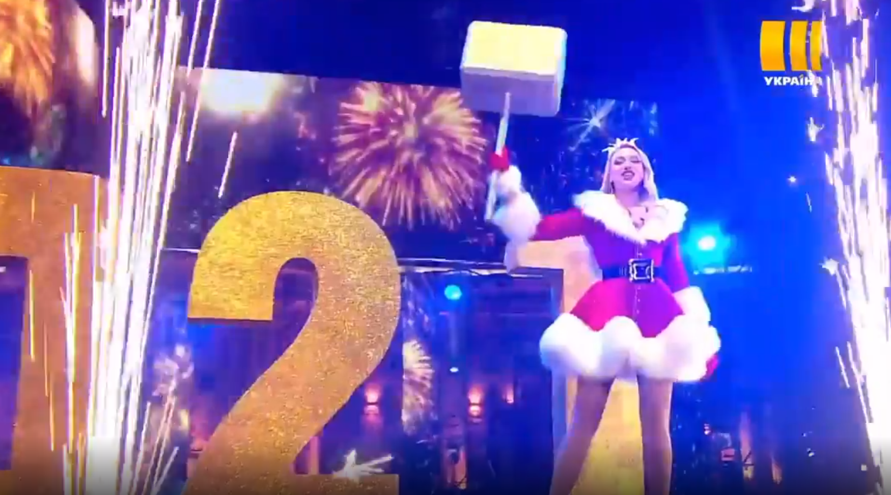 Канал Україна показав свіжі новорічні концерти провідних виконавців. Але лідери телерейтингів «взяли» іншим…