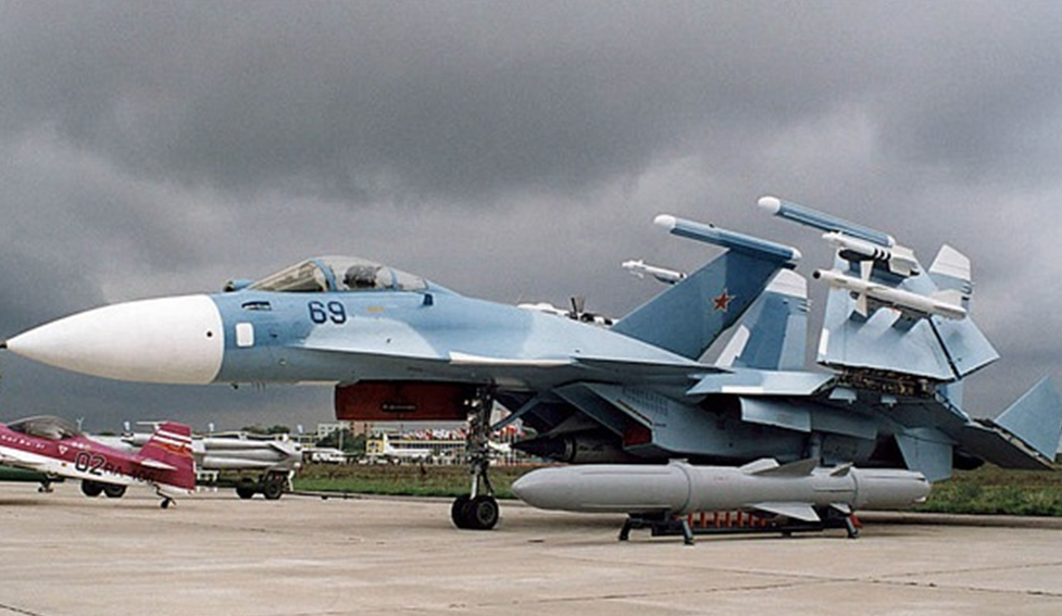 «Онікс» у військовому музеї під відкритим небом біля Су-27К – палубної модифікації винищувача (фото: militaryarms.ru)