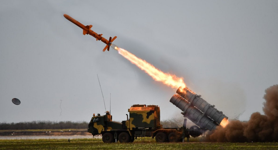 Запуск ракети української крилатої ракети «Нептун»