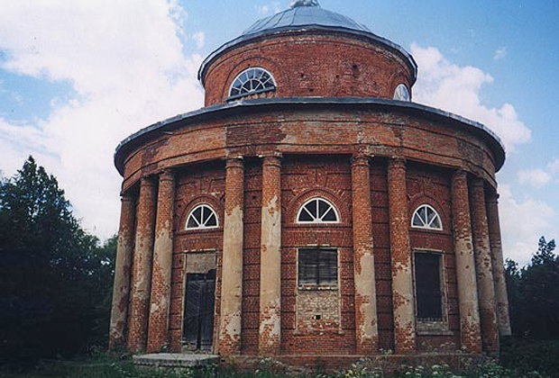 Храм в честь Преображения Господня (село Брынь)  Фото: Nik Esaulov / Wikimedia