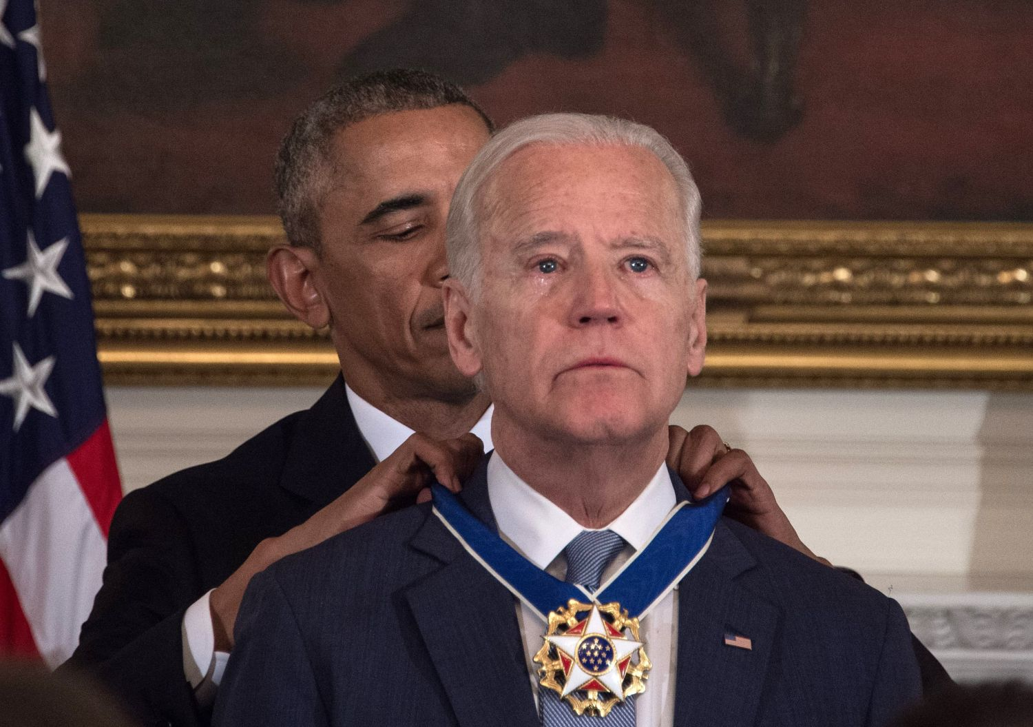 Під кінець свого президентства Обама зробив подарунок Байдену: нагородив однією із найбільших державних нагород6 президентською медаллю Свободи