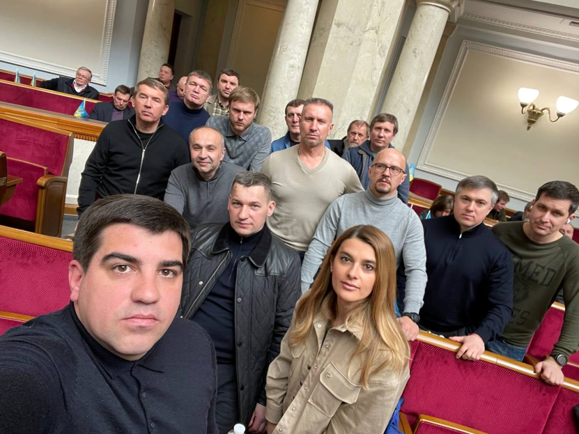 Лариса Білозір разом із колегами з депутатської групи «Довіра» (Фото: Facebook)