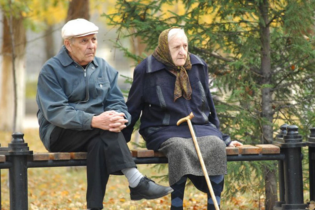 За даними Мінсоцу, зараз в Україні на 13 млн працездатного населення припадає 1,1 млн пенсіонерів (Фото: pershij.com.ua)