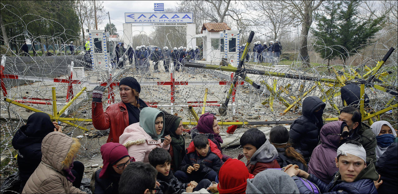 Біженці на кордоні Туреччини та Греції (фото: archyde.com)