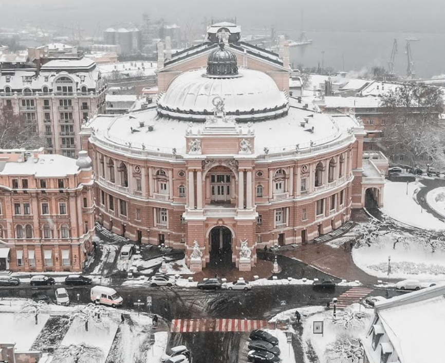 Одеський національний академічний театр опери та балету (Фото: Rainbow Cardinal/ Instagram)