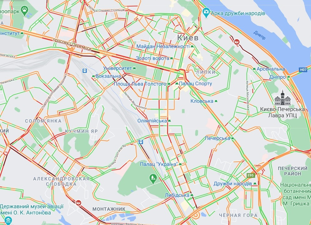 Ситуація на дорогах у центрі Києва. Дані Google Maps