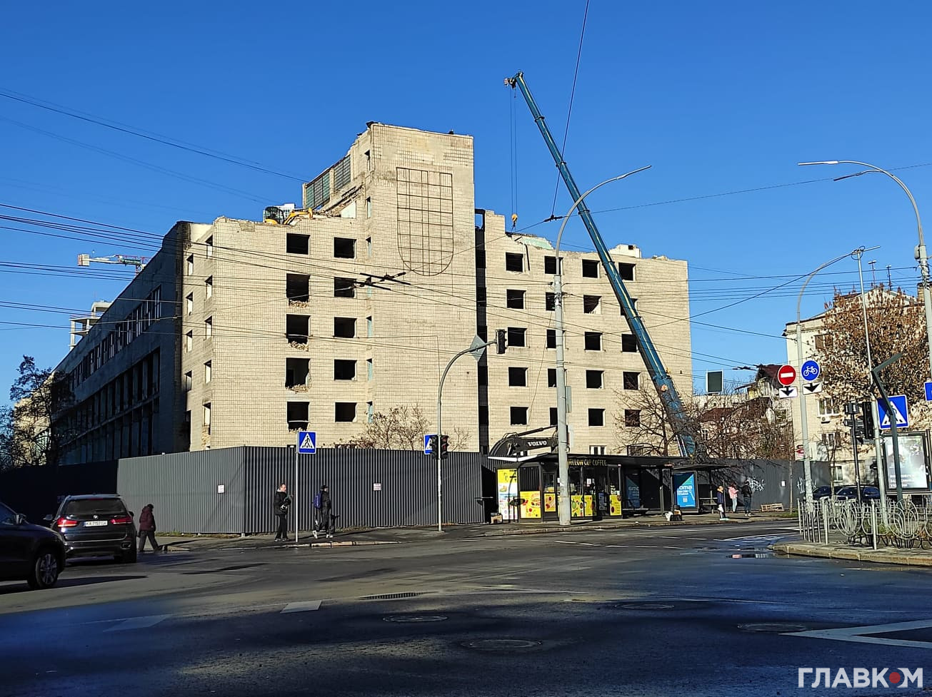 Будівля київського заводу «Арсенал» на початку листопада 2021 р. Фото: Станіслав Груздєв/glavcom.ua