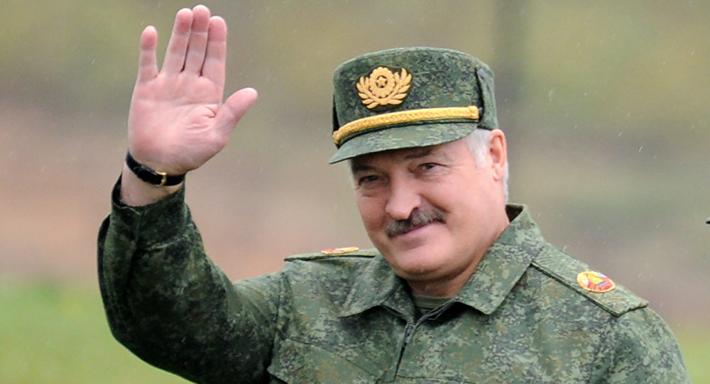 Лукашенко замислився про сучасне переозброєння війська