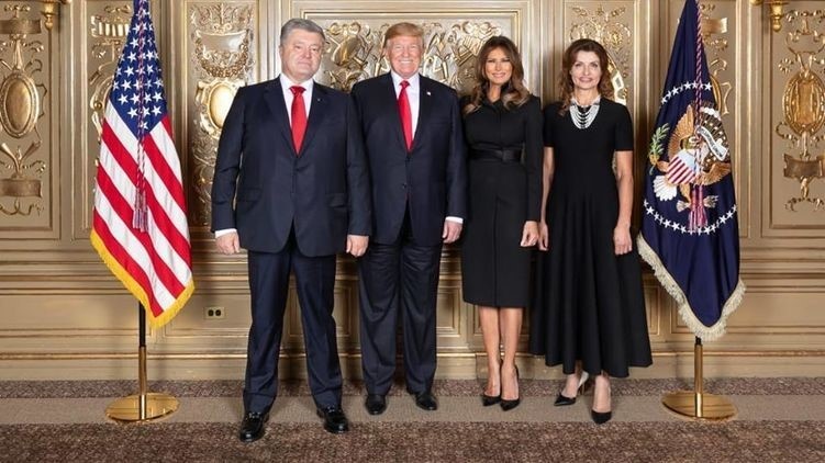 Трамп і Порошенко прибули на захід у краватках однакового кольору.