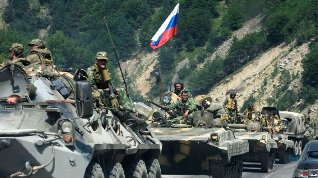 Російська техніка передислокується до Грузії. 9 серпня 2008 року. Фото АР